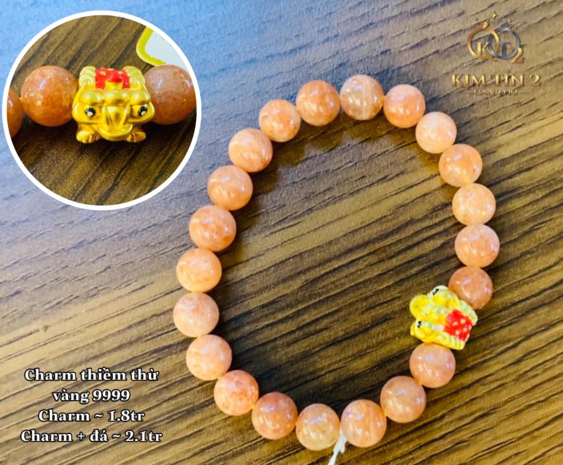 Charm thiềm thừ - V9999 -1 triệu 800 - charm + đá- 2 triệu 100