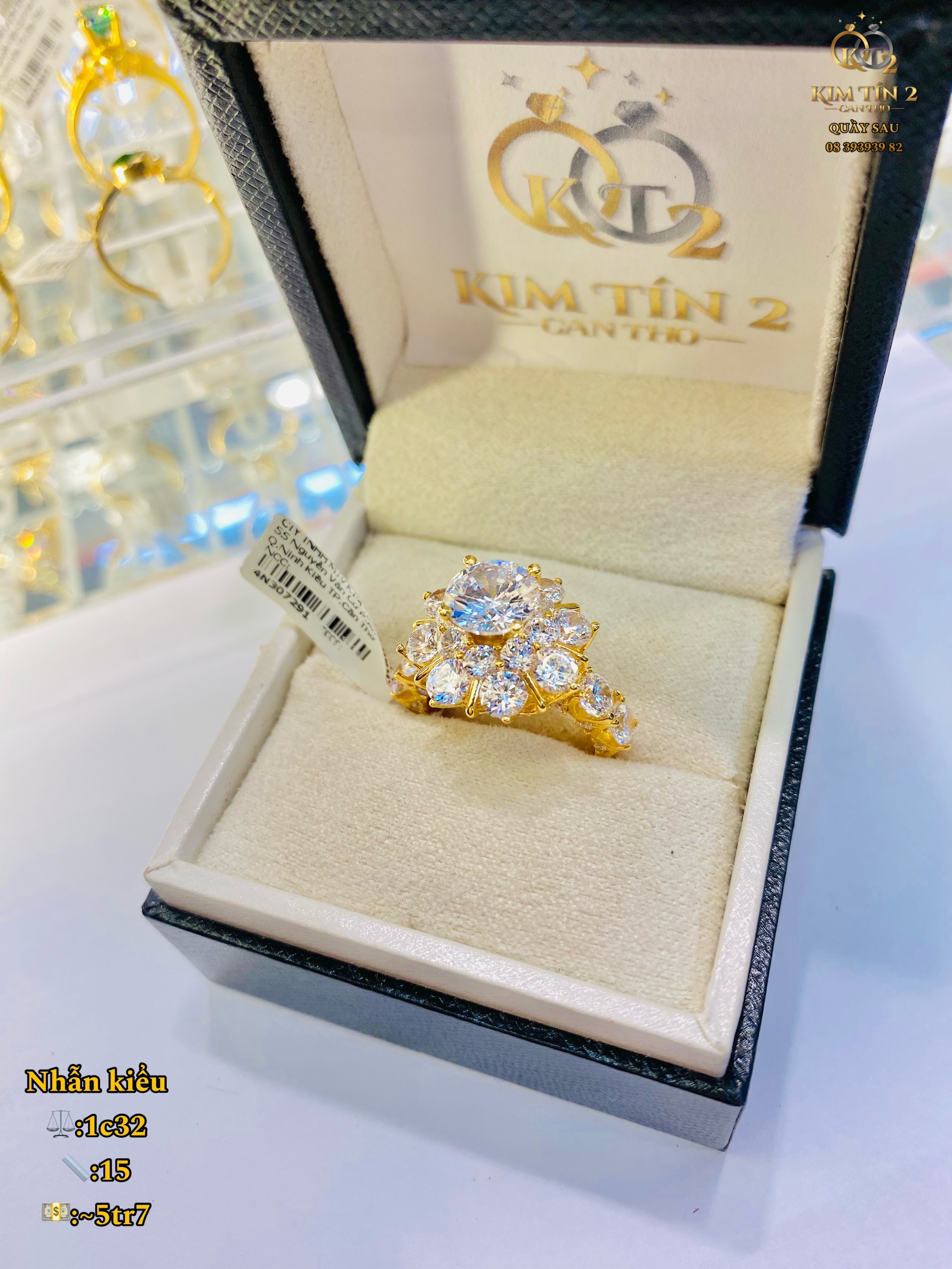 Nhẫn Kiểu Nữ Hột Trắng Dáng Cao