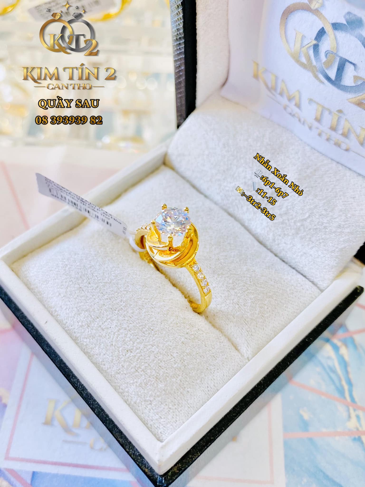 nhẫn xoắn đính đá