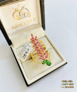 Mẫu Nhẫn Vàng 18K Đính Đá Đặc Sắc